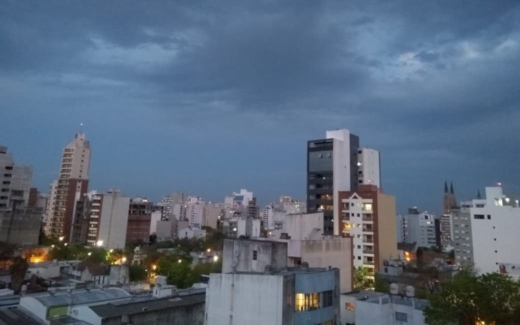 Advertencia en la Región por chaparrones fuertes y ocasional caída de granizo