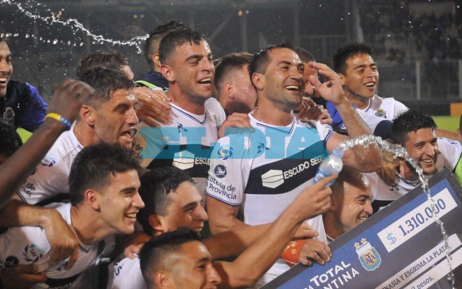 El partido del Lobo por Copa Argentina pasó por tres horarios diferentes