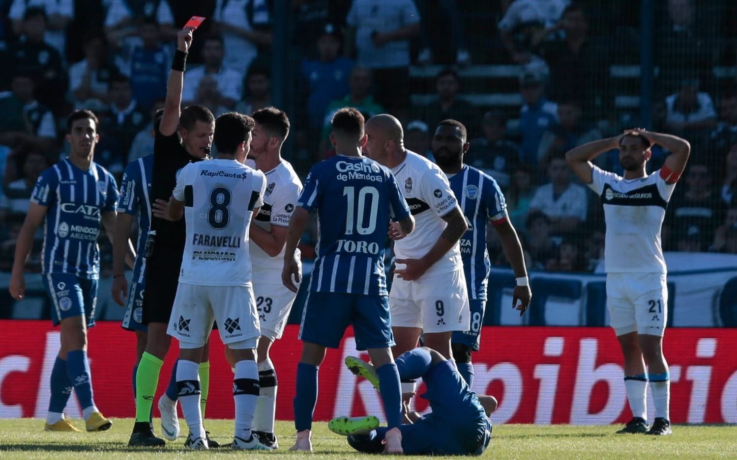A pesar de la presentación en AFA, Faravelli quedaría inhabilitado