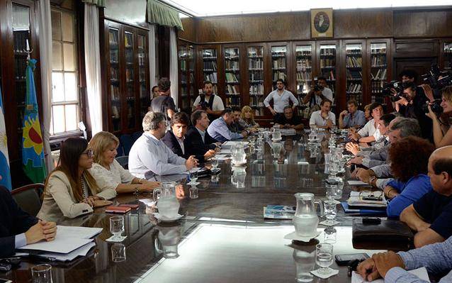 La Provincia busca cerrar con los gremios estatales otro acuerdo salarial
