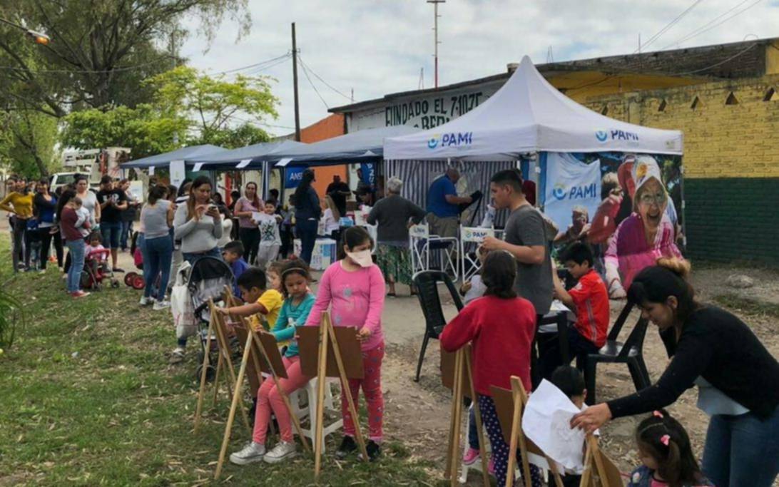 Más de 700 vecinos realizaron trámites en Bernal Oeste