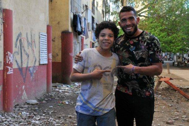 Carlitos Tevez ya tiene quién le de vida en “Apache”