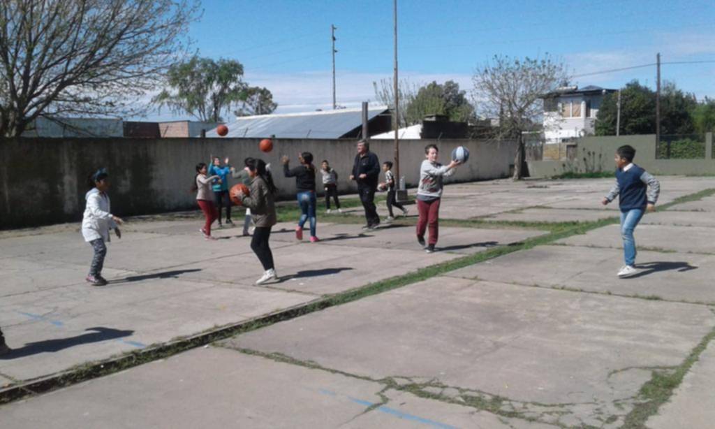 Gonnet se une con el básquet de clubes y colegios