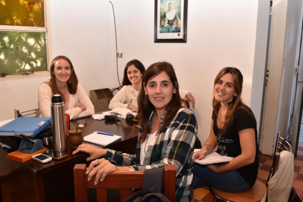Familias que abrigan, el reto de evitarle a los chicos el paso por una internación