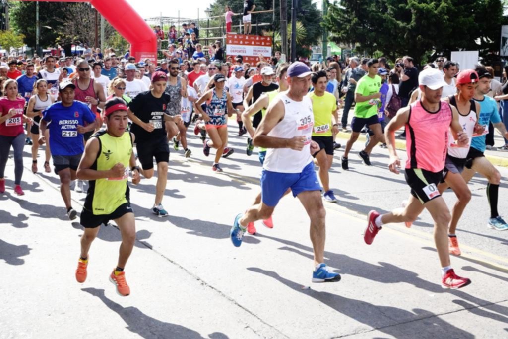 Atletas de la Región le pusieron color a Berisso en el tramo final de la Fiesta del Inmigrante