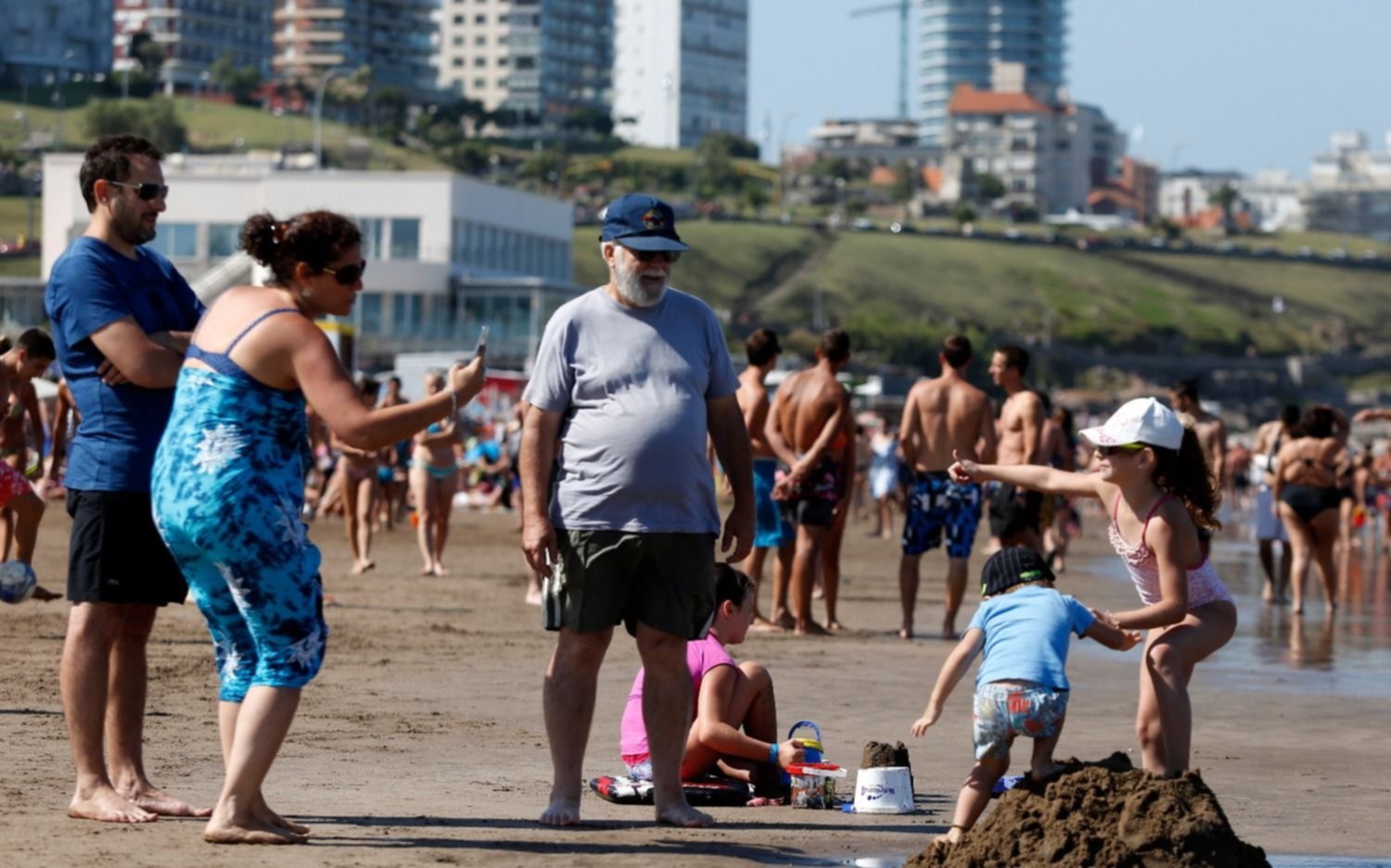 Feriado "Feliz": playa, mucho sol y más de 30 grados en Mardel