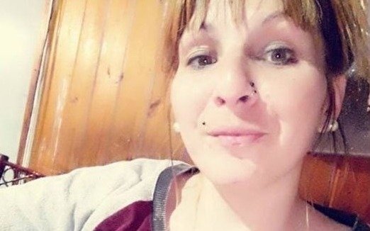 La mujer que murió en un motel "se desangró por las heridas provocadas en sus genitales"