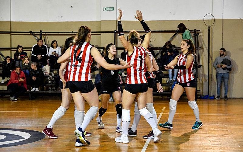 Las chicas de Estudiantes ponen primera en los Playoffs del Metropolitano de vóley