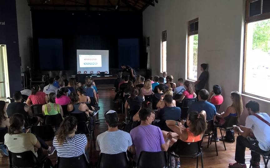 Realizan nuevas capacitaciones de RCP y primeros auxilios en clubes y natatorios