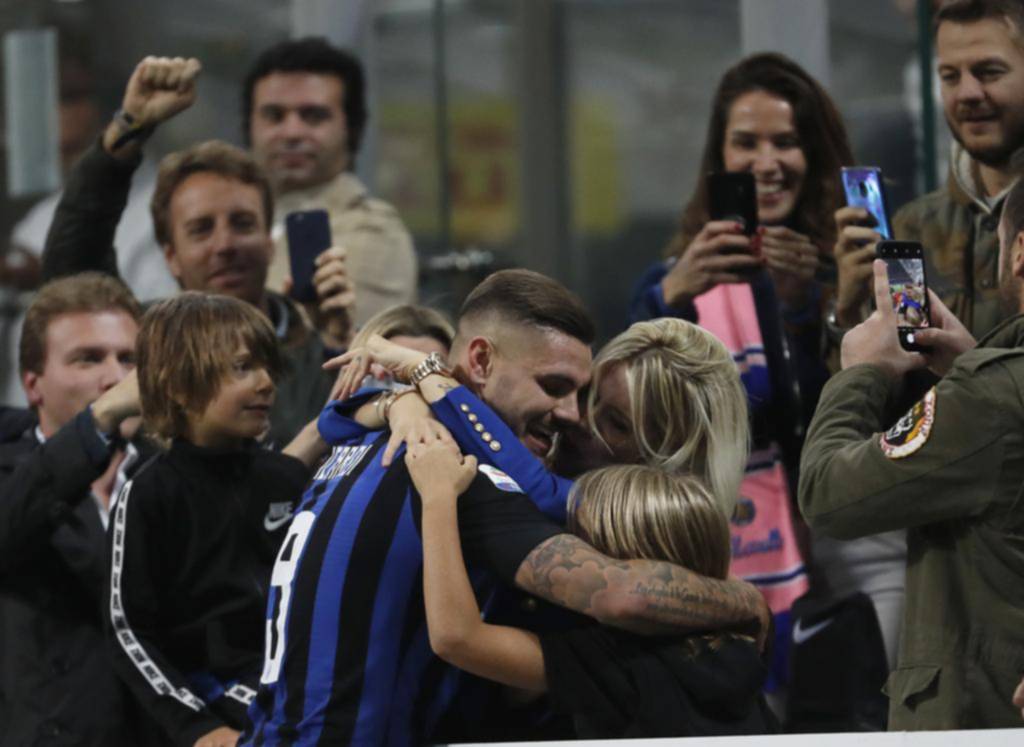 Icardi pintó el clásico de azul y negro