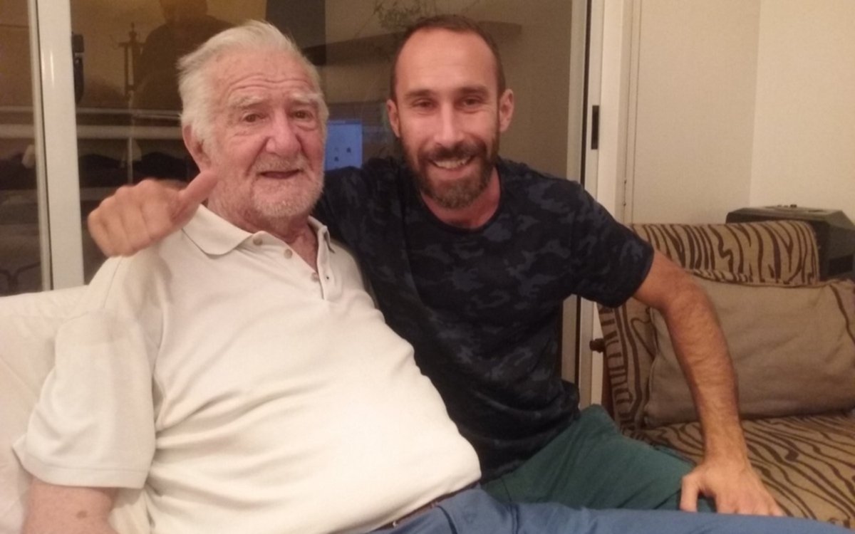 El Lobo llora la muerte de "Puchero" Varacka, DT de la "Barredora" del '70