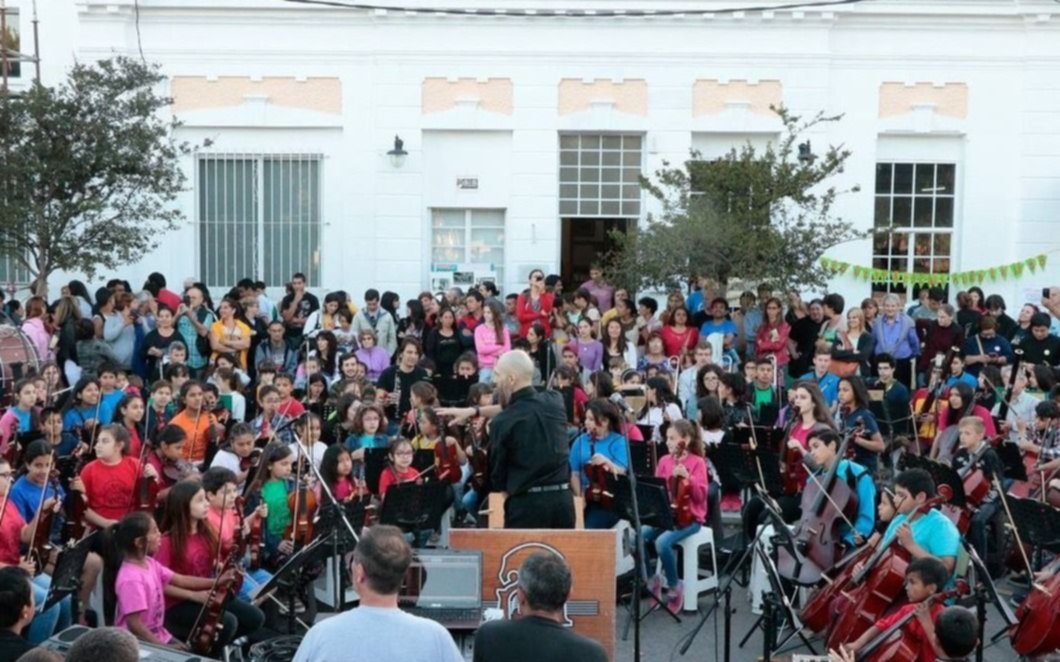 Niños de la Orquesta Escuela de Berisso grabarán un DVD