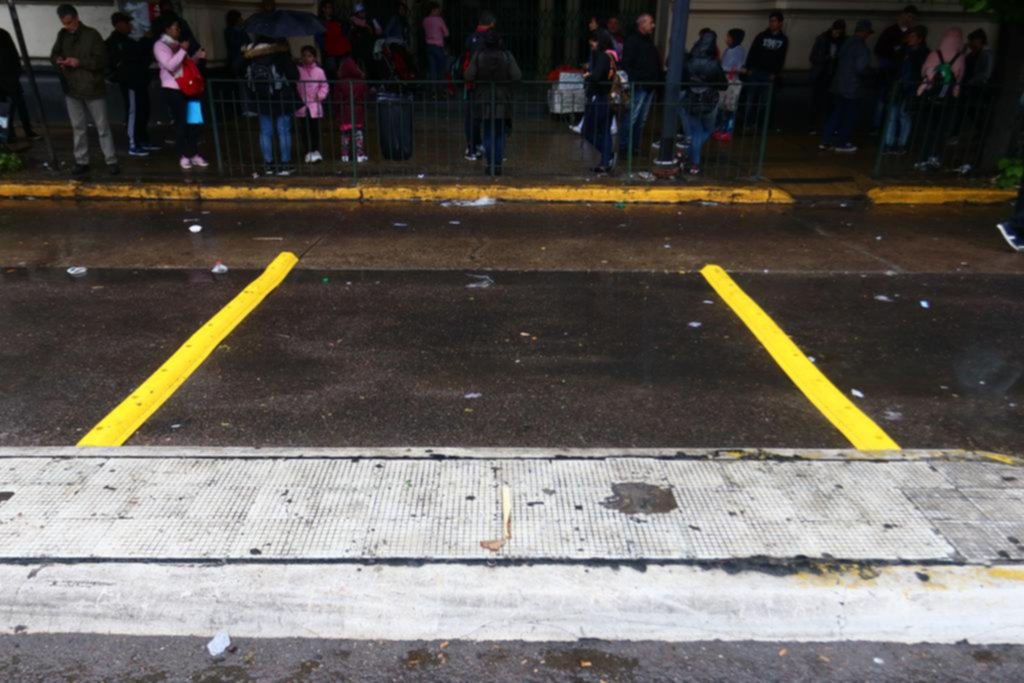 Llegó el lomo de burro y levantaron el bloqueo en la Estación
