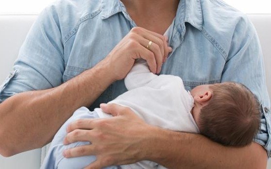 Amplían los días por paternidad en la ciudad de Buenos Aires