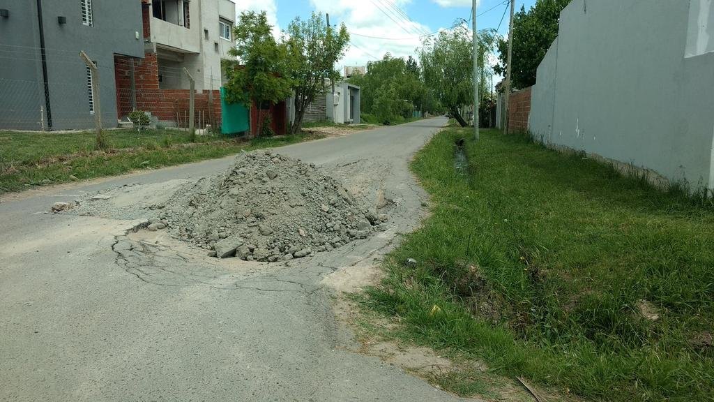 Un arreglo a medias en 498 y 5 complica a sus habitantes