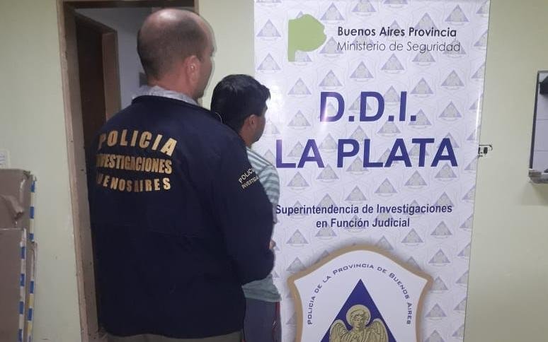 Lo acusan de violar a sus hijastros de 8 y 11 años y amenazar con prenderlos fuego