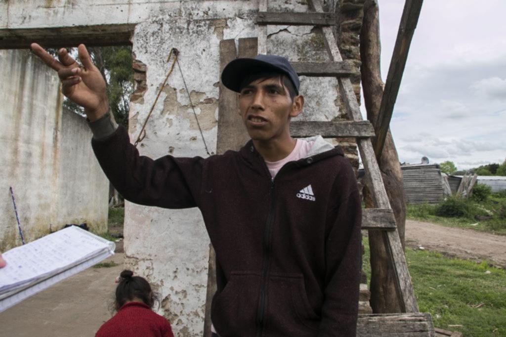 A las patadas, una banda aterrorizó a una familia en su quinta de Olmos