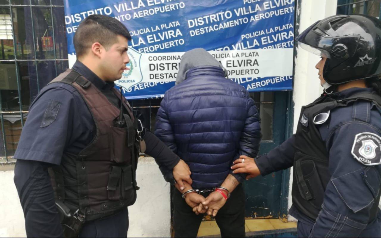 Saltó un paredón y forzó la puerta del garaje, pero terminó en la comisaría