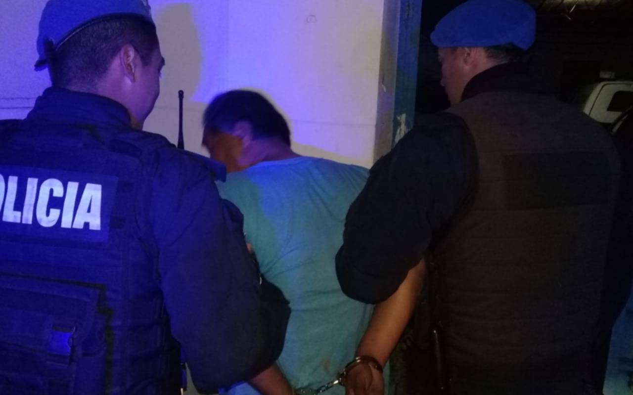 Amenazó con prender fuego a una persona cerca de Plaza Yrigoyen y fue detenido