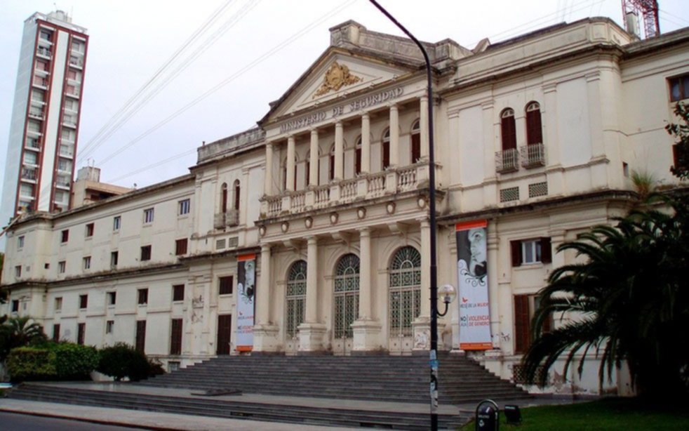 Denuncian que una adolescente de 13 años fue abusada en el Ministerio de Seguridad bonaerense