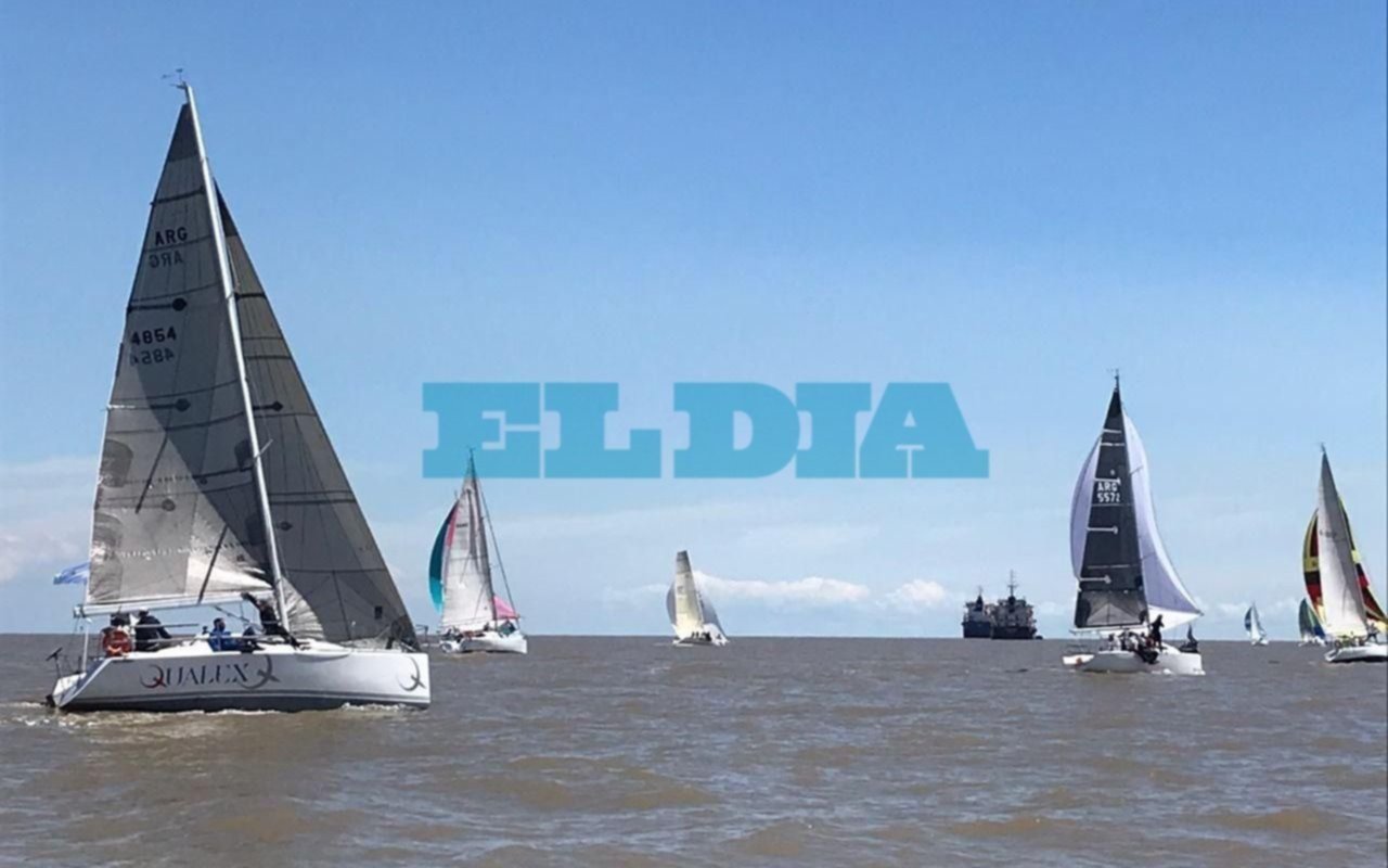 El Club Regatas celebra su 116 aniversario con una cruzada de La Plata a Colonia
