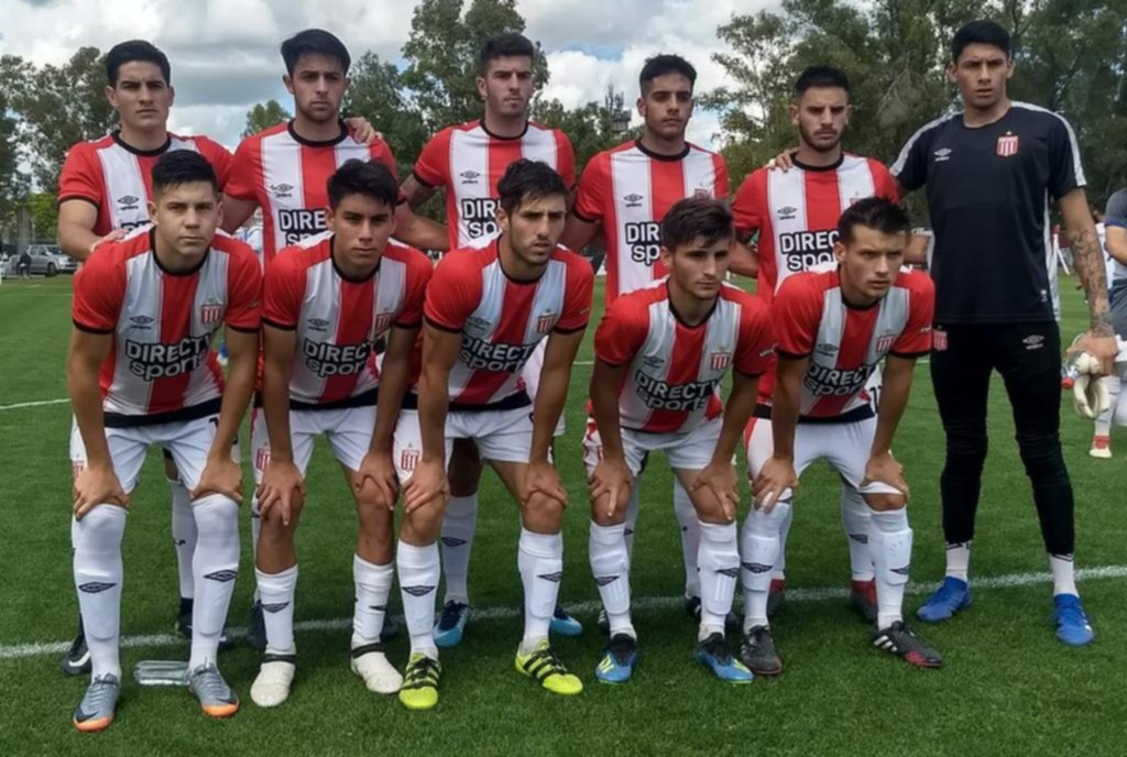 Las juveniles del León tuvieron una fecha para el olvido