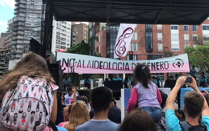 Grupos "provida" marcharon al Congreso en contra de la ESI