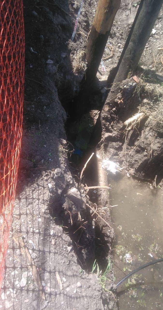 Zanja peligrosa en San Carlos