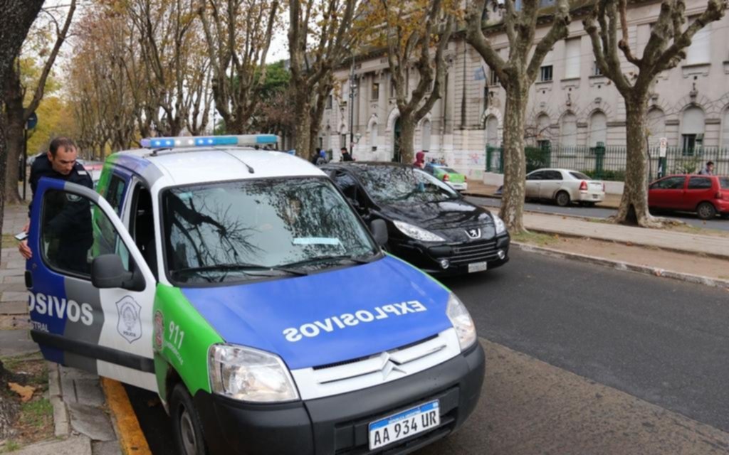 Crece el hartazgo entre padres del Normal 1 por las amenazas de bomba que ya llegaron a 80