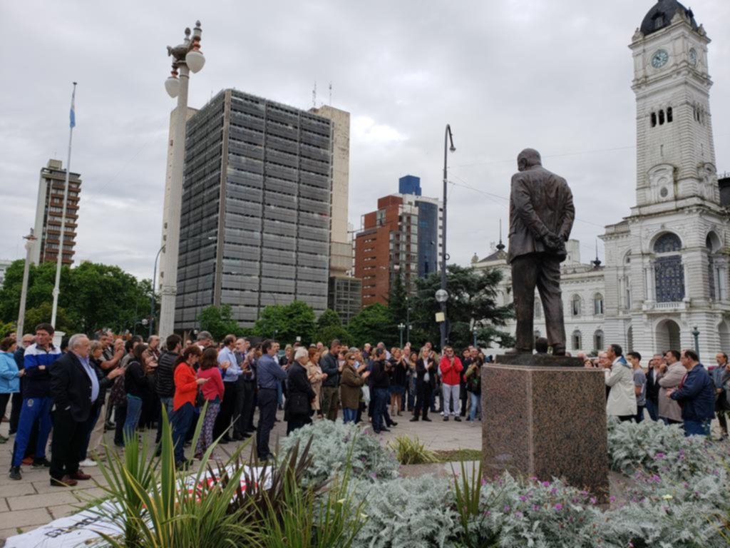 Homenajes a Alfonsín a 35 años de su histórico triunfo electoral en 1983