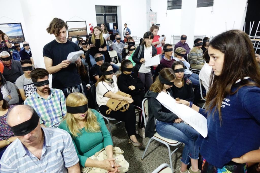 Teatro ciego, una forma de recordar Malvinas desde una perspectiva distinta