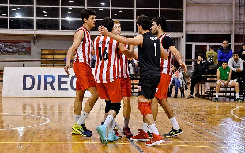 Las chicas de Banco van por la semifinal y Gimnasia tratará de forzar un tercer partido en vóley