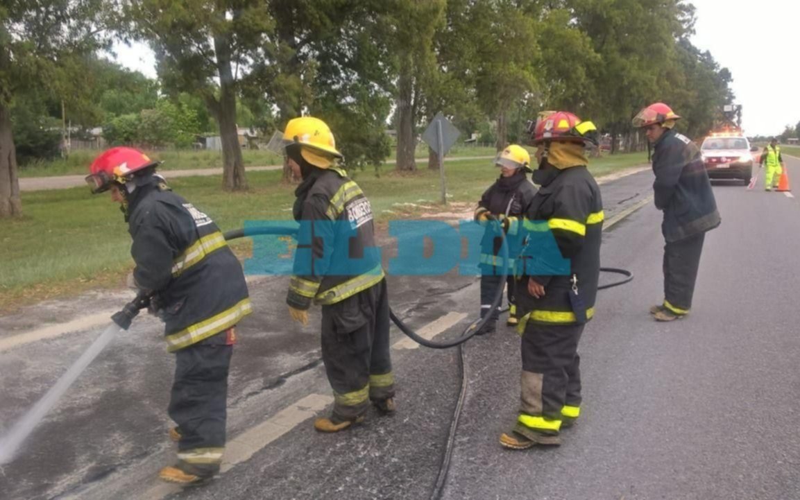 Hubo un derrame de cal sobre la calzada en ruta 2