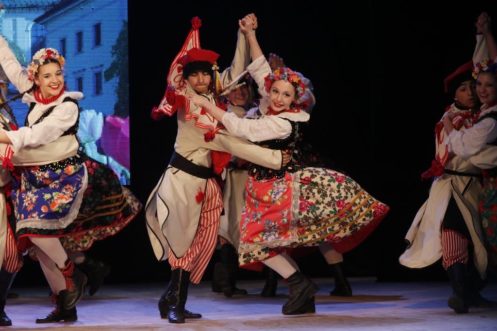 Arrancaron los festivales de las colectividades en la fiesta del Inmigrante