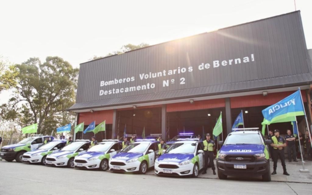 Entrega de patrulleros en Quilmes