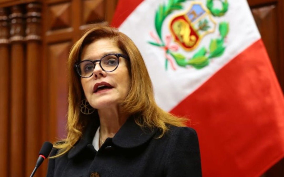 Crisis política en Perú, con dos presidentes y un Congreso disuelto pero funcionando