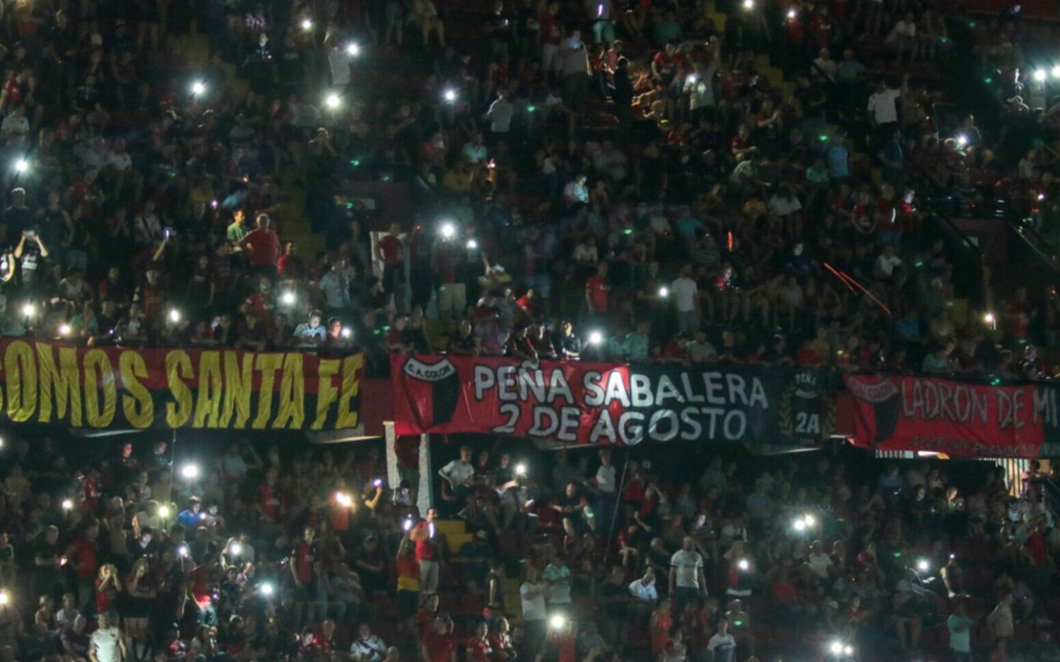 Los hinchas de Colón arrasaron con 12 mil entradas para la final y piden más