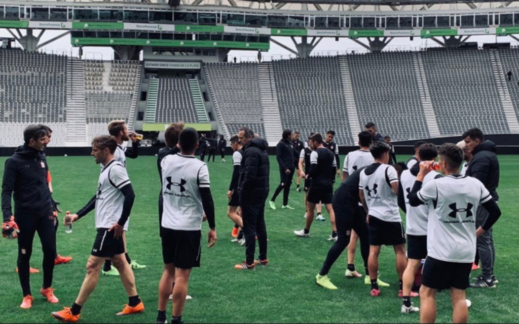 Estudiantes entrenó en el Único y Milito busca alternativas para cortar la racha