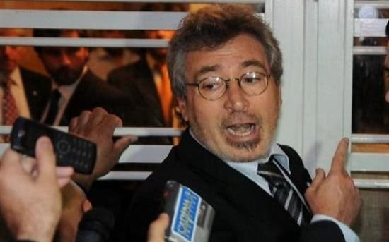 El titular del Grupo América llevó información a la jueza Servini, que impuso el secreto de sumario