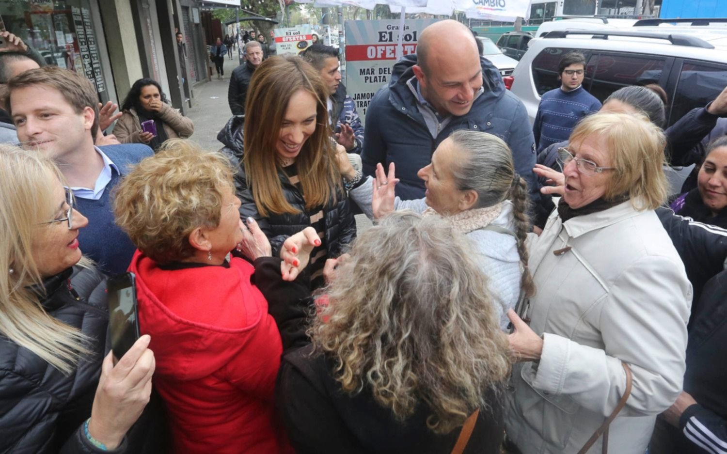 Gestos entre Vidal y la UCR: una foto compartida y acto  partidario en La Plata