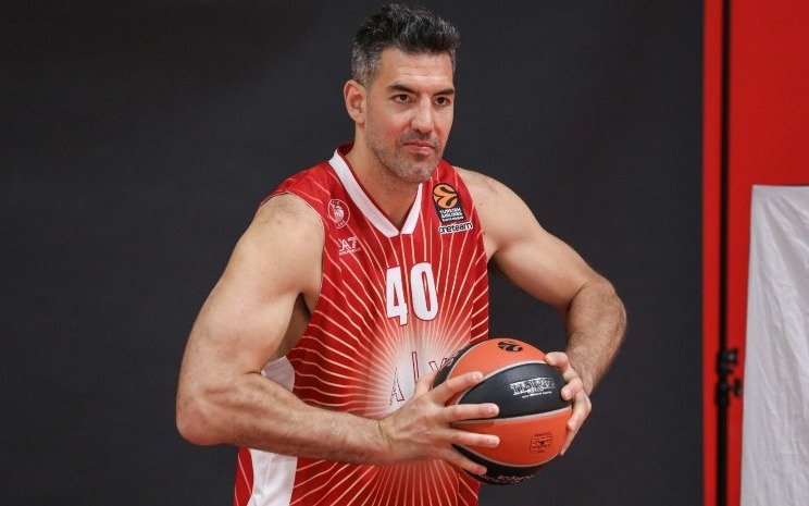 Scola debutó con derrota en Olimpia Milano ante Bayern por la Euroliga de básquetbol