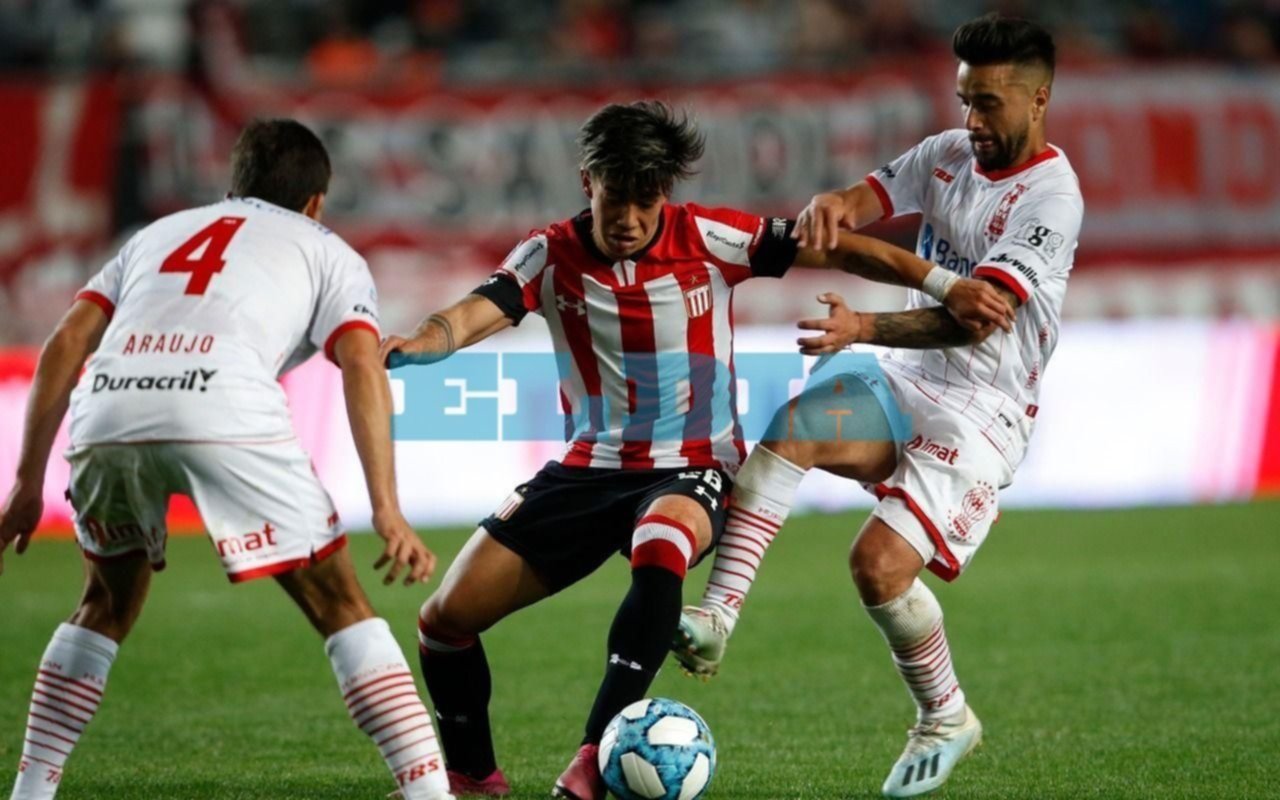 Sarmiento debutó con 16 años: "No fue soñado pero estoy contento"