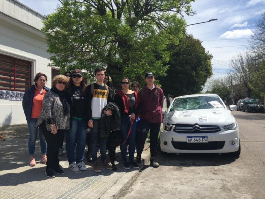 “Escracharon” al automovilista que provocó un choque mortal en la 122
