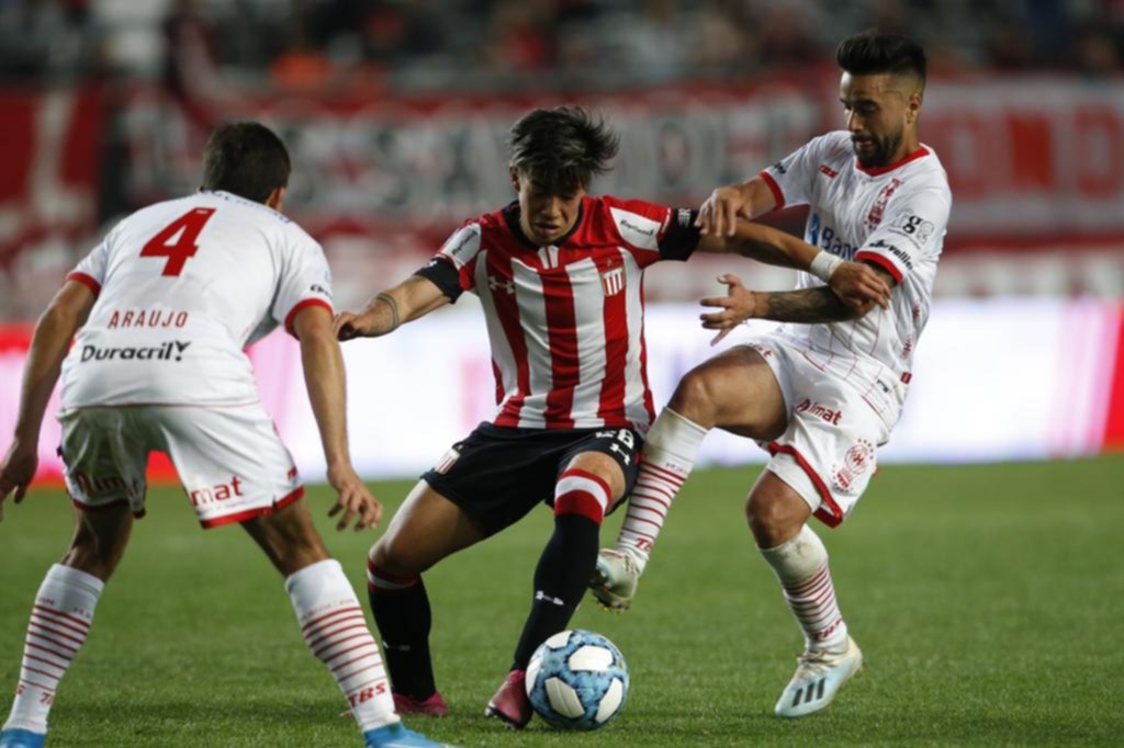 Sarmiento tuvo su debut en Primera a los 16 años