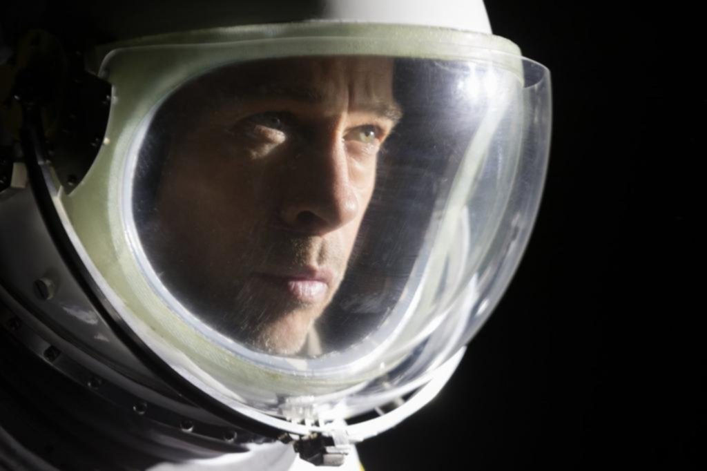 Brad Pitt: un padre que busca y un hijo que encuentra un emotivo adiós en medio de la nada
