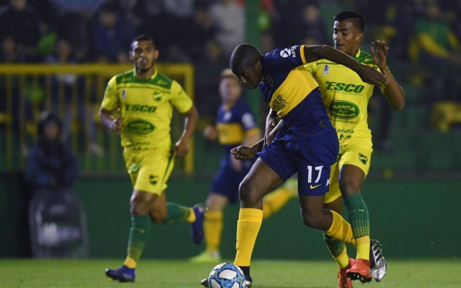 Boca se impuso frente a Defensa y Justicia y se afirma como líder de la Superliga