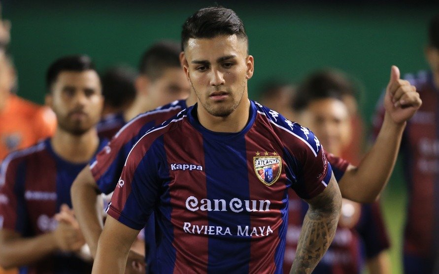 Trágica muerte de un joven futbolista argentino al caer desde un sexto piso