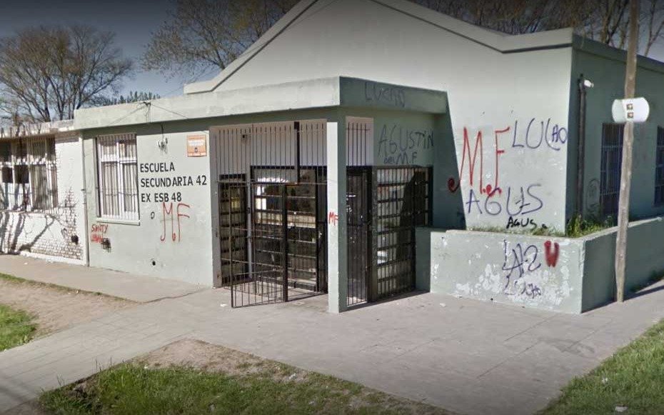 Un drama sin fin: robo y destrozos en otra escuela platense