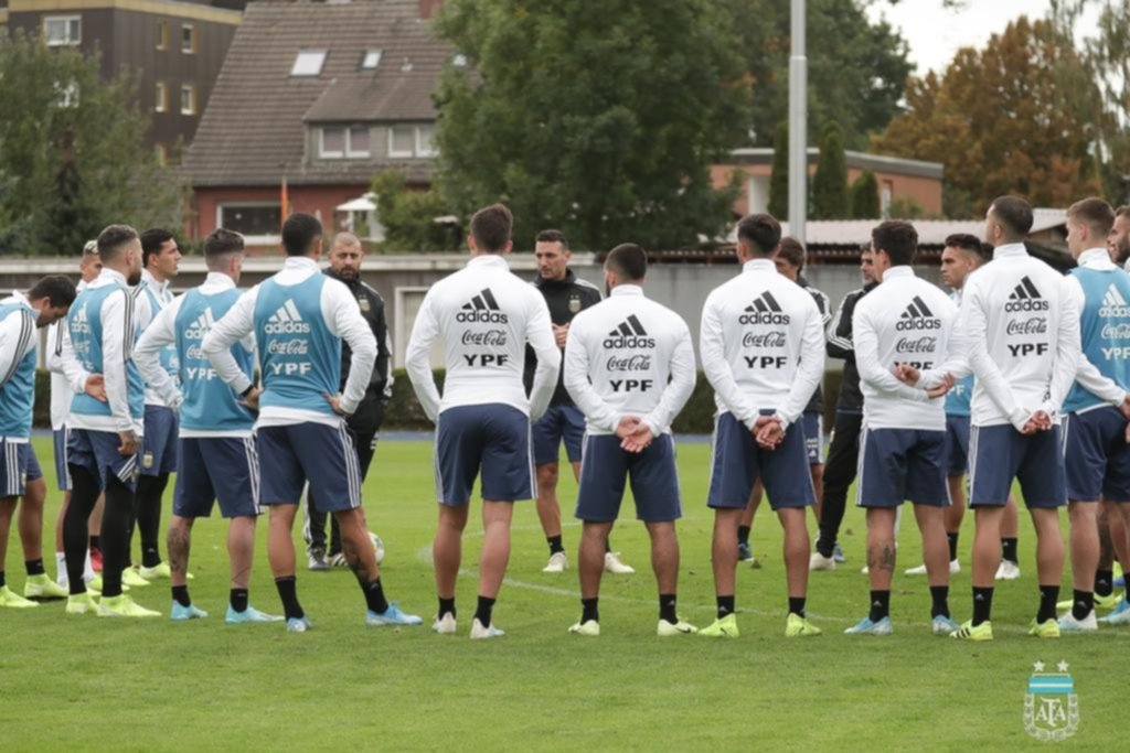 Foyth sería el lateral por la derecha y Lautaro Martínez es una fija para jugar arriba
