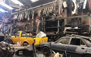 VIDEO.-Golpe a desarmaderos clandestinos en San Carlos y Berisso: incautan miles de autopartes